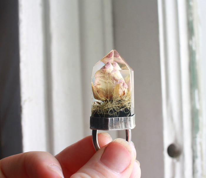 NECKLACES & PENDANTS