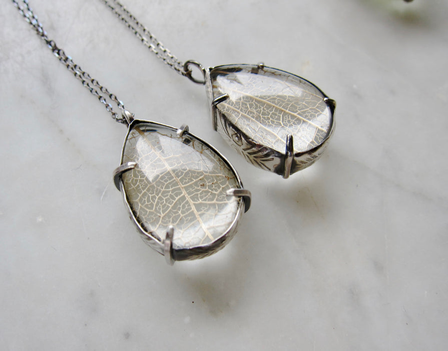 LG Leaf Skeleton Pools of Light Pendant