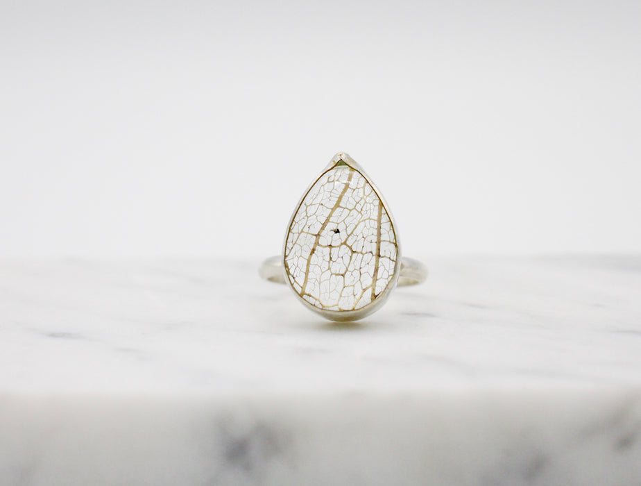 Medium Pear Leaf Skeleton Pools of Light Ring - plain - size US 7